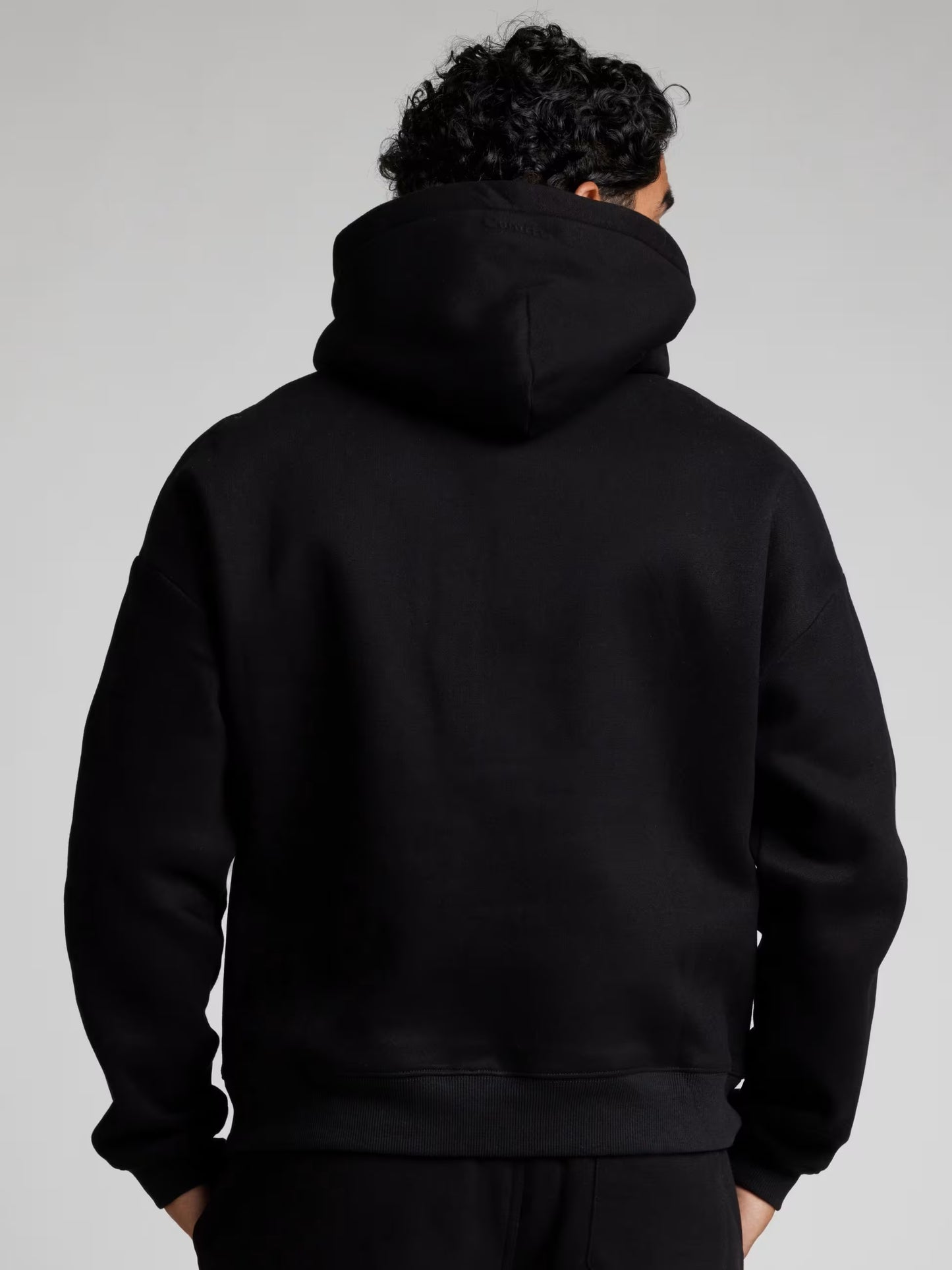 Capuche oversized black