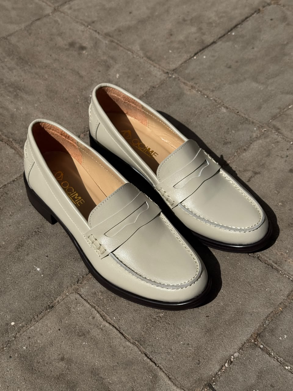 Mocassins en cuir pour femme beige